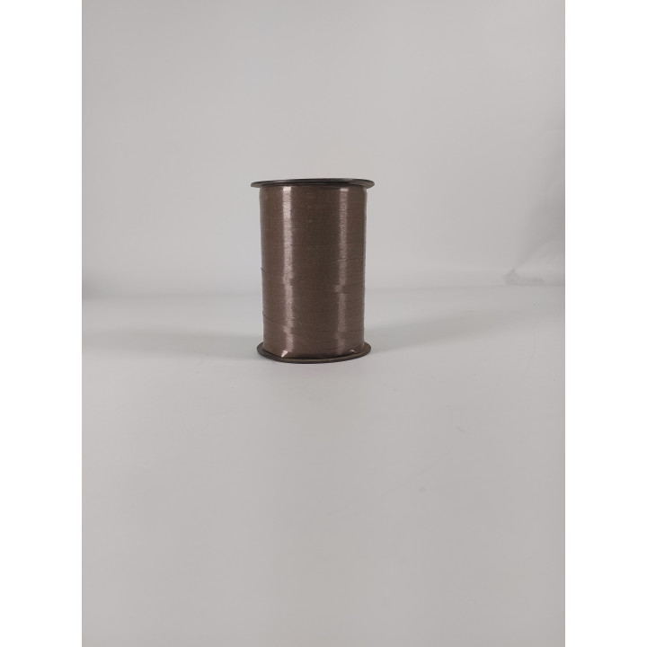 Ruban brillant de dimension 10 mm x 250 mètres.