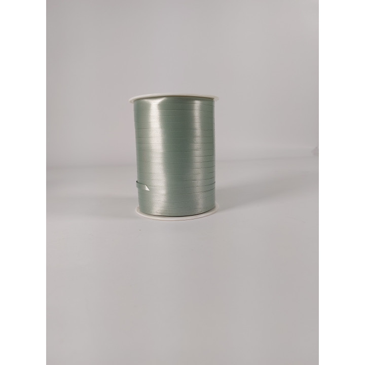 Ruban brillant de dimension 10 mm x 250 mètres.