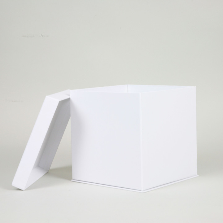 Flowerbox - Boite avec couvercle et fond dur