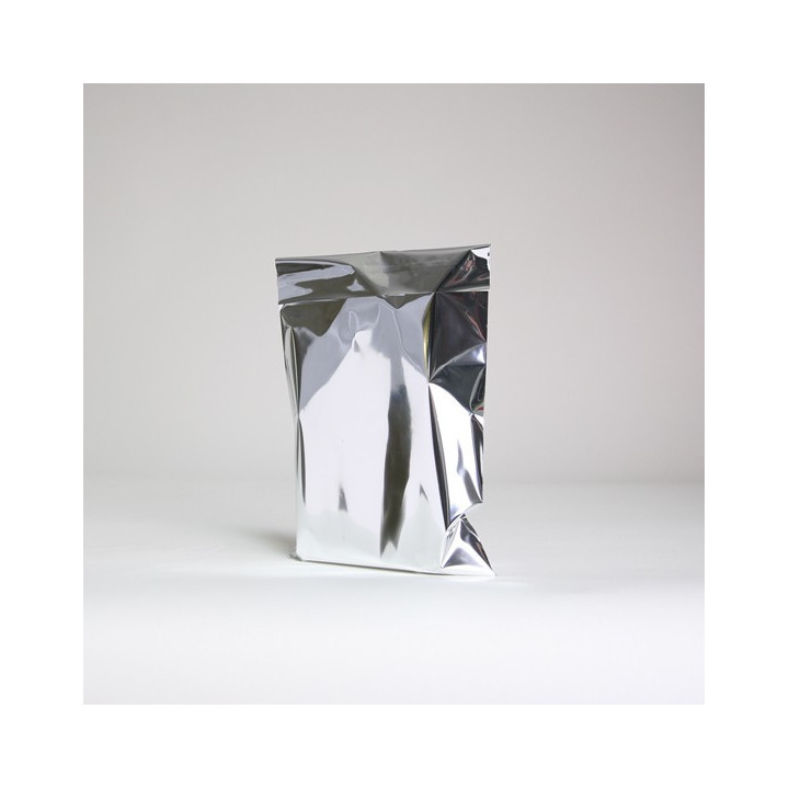 Enveloppe plastique métallisée.