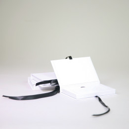Concorde porte carte avec ruban satin de fermeture