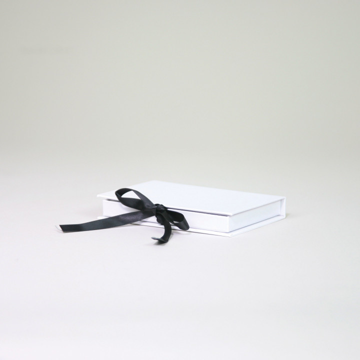 Concorde porte carte avec ruban satin de fermeture